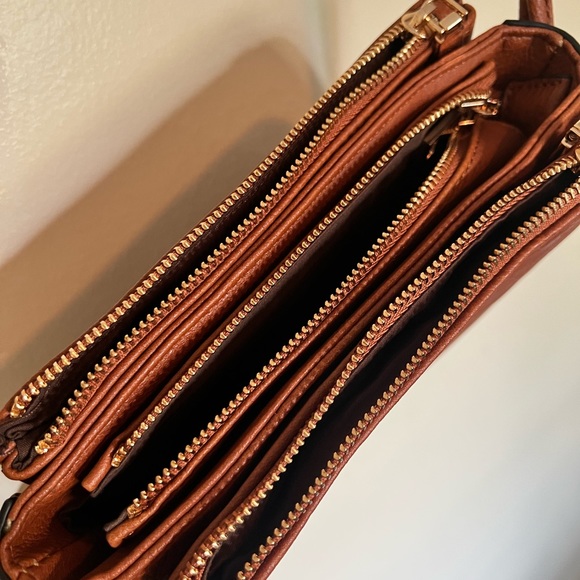 Multi Compartment Purse - Picture 4 of 5